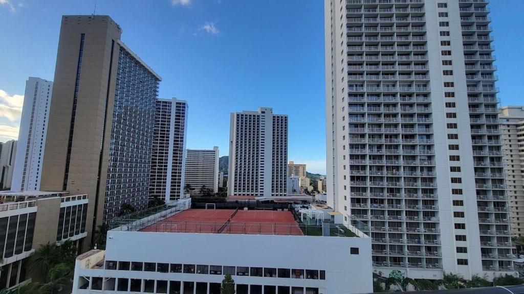 Waikiki Condo 2 Bedrooms 2 Bathrooms With 1 Free Parking Space Хонолулу Екстериор снимка