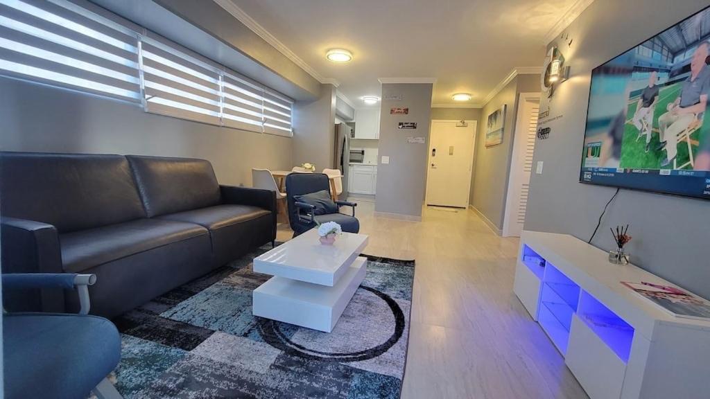 Waikiki Condo 2 Bedrooms 2 Bathrooms With 1 Free Parking Space Хонолулу Екстериор снимка