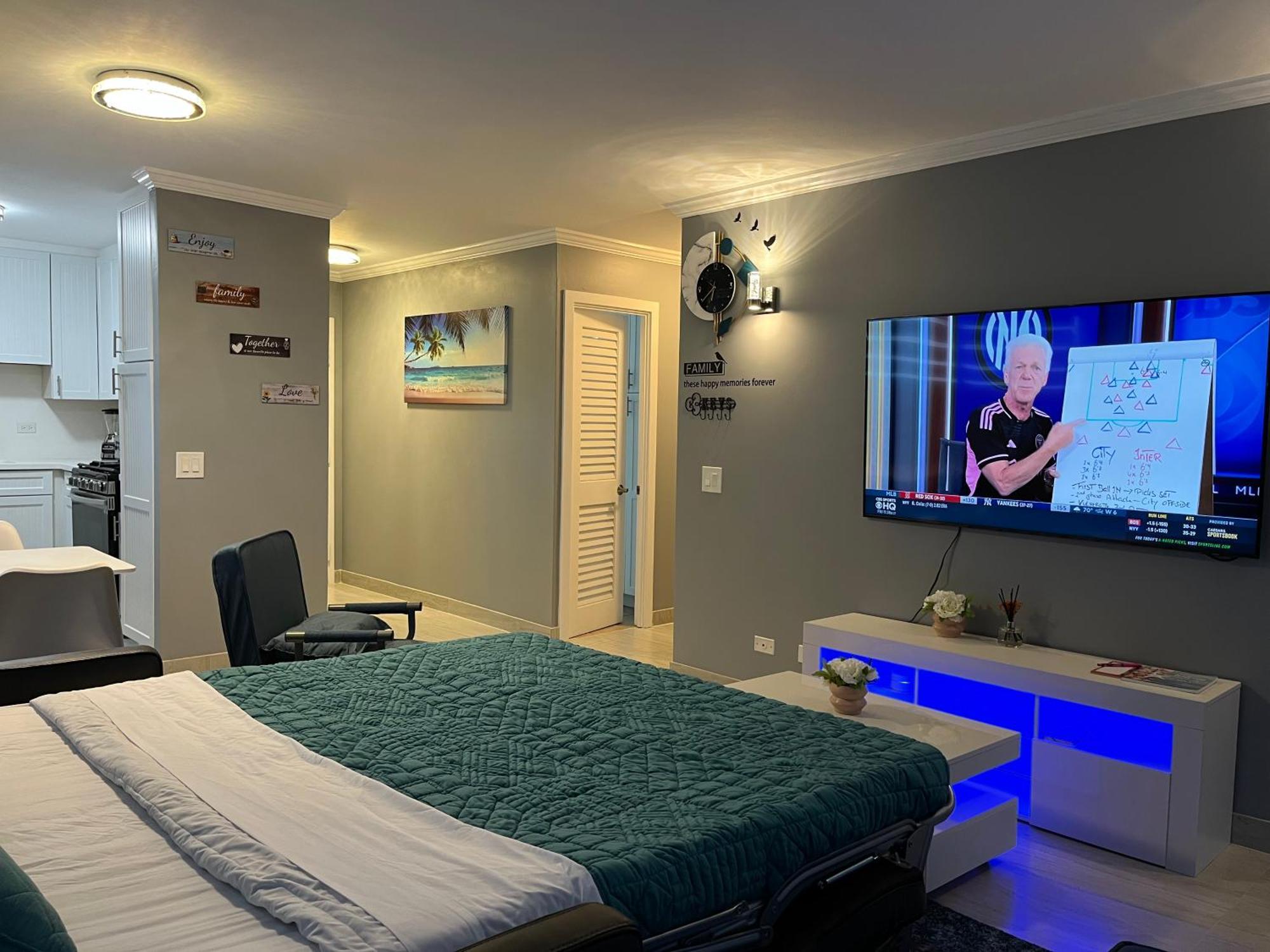Waikiki Condo 2 Bedrooms 2 Bathrooms With 1 Free Parking Space Хонолулу Екстериор снимка